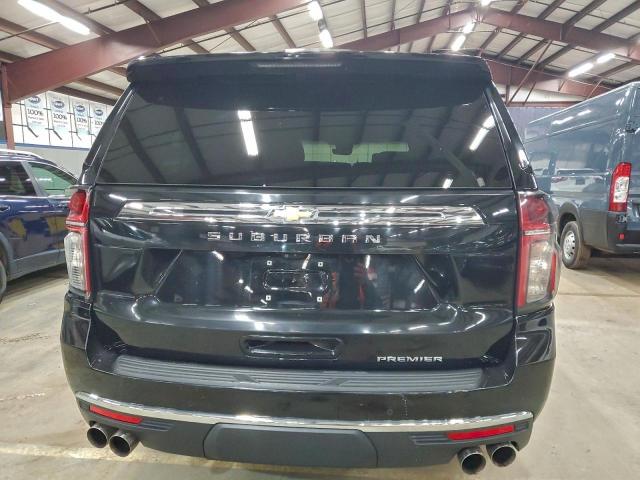 Chevrolet Suburban K1500 Premier Image 3