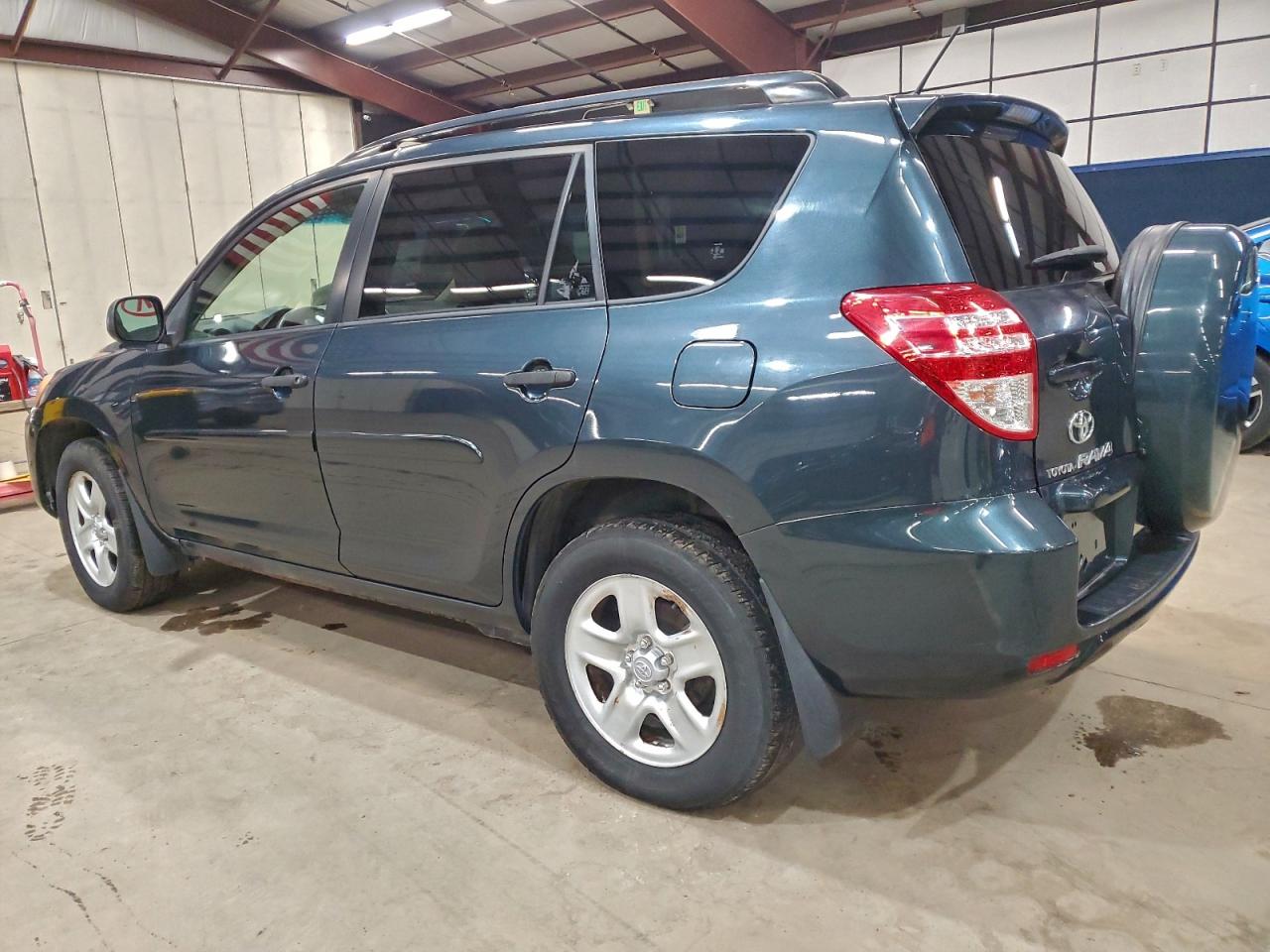 Toyota RAV4 Image 12