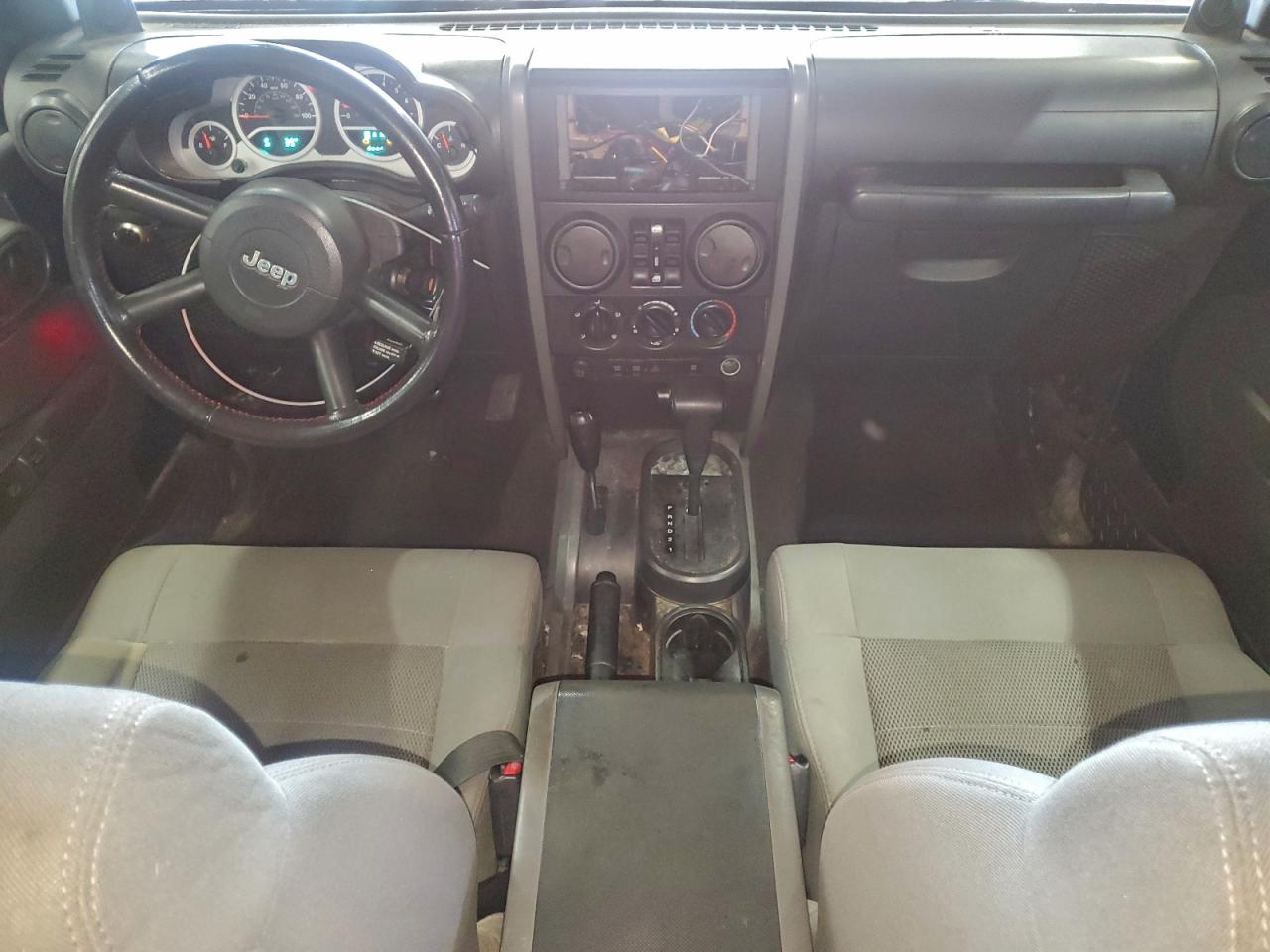 Jeep Wrangler Rubicon Image 9