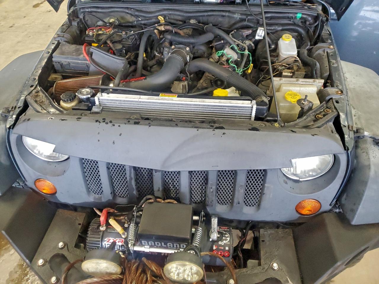 Jeep Wrangler Rubicon Image 12