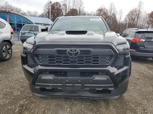 Toyota Tacoma Double Cab Image 2