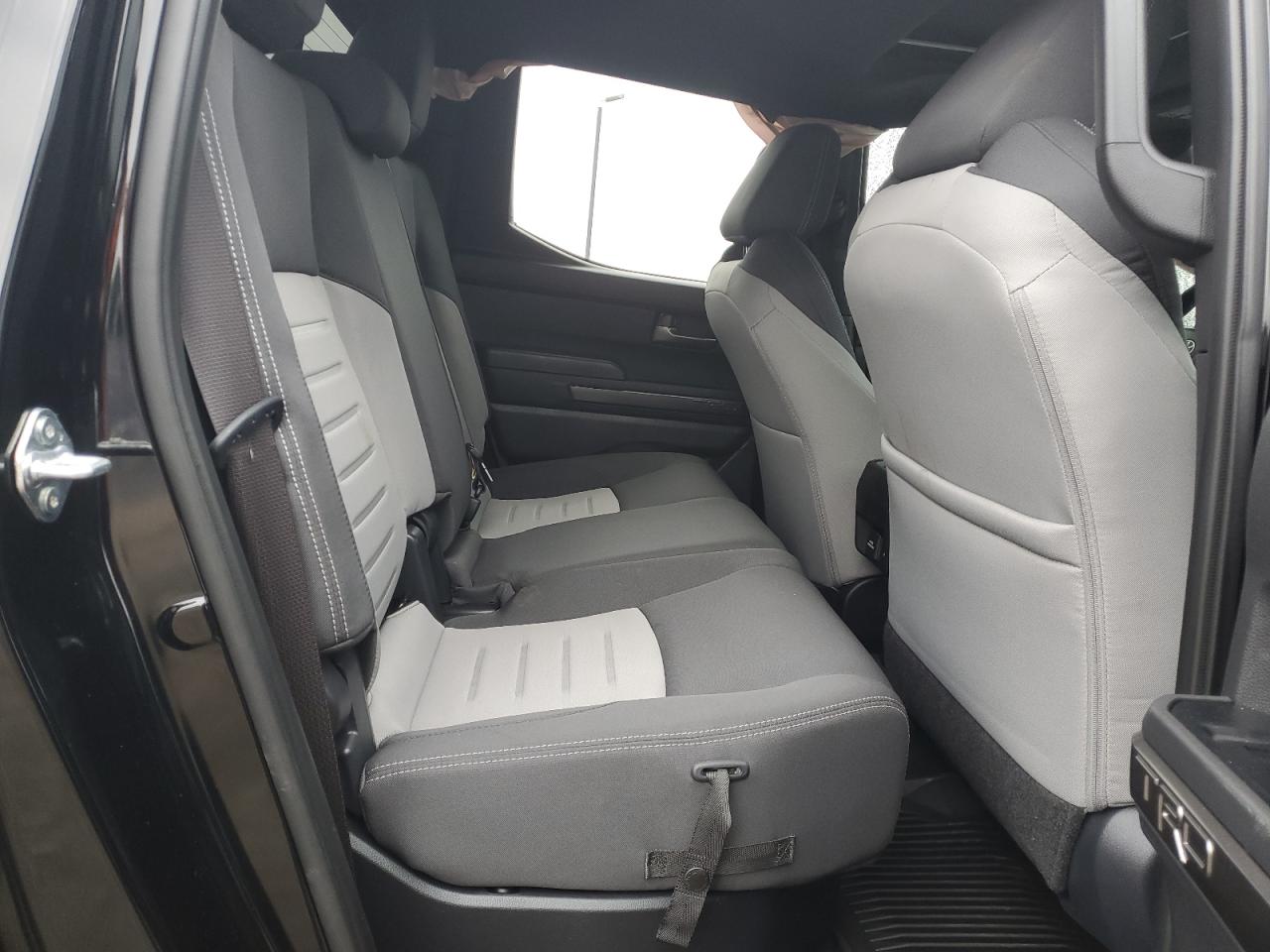 Toyota Tacoma Double Cab Image 10