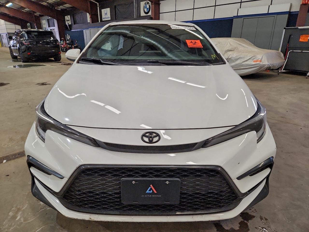 Toyota Corolla Se Image 7