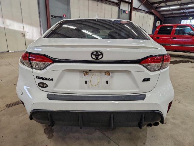 Toyota Corolla Se Image 12