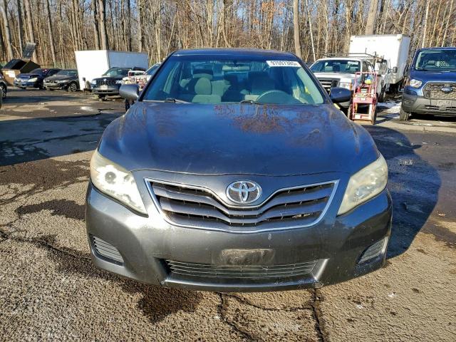 Toyota Camry Base Image 11