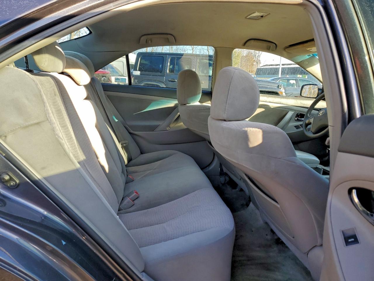 Toyota Camry Base Image 5