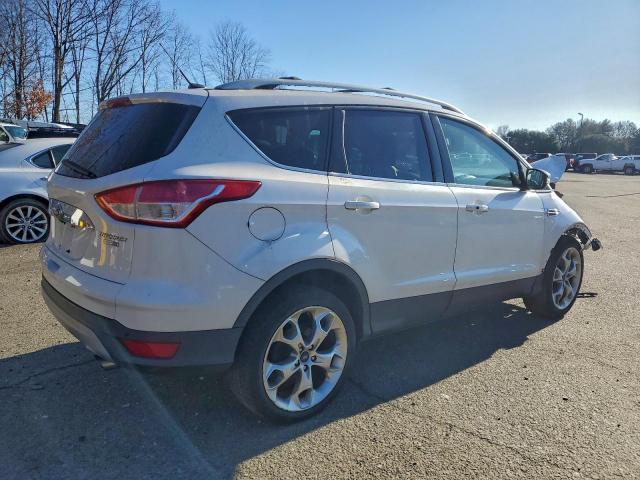 Ford Escape Titanium Image 3