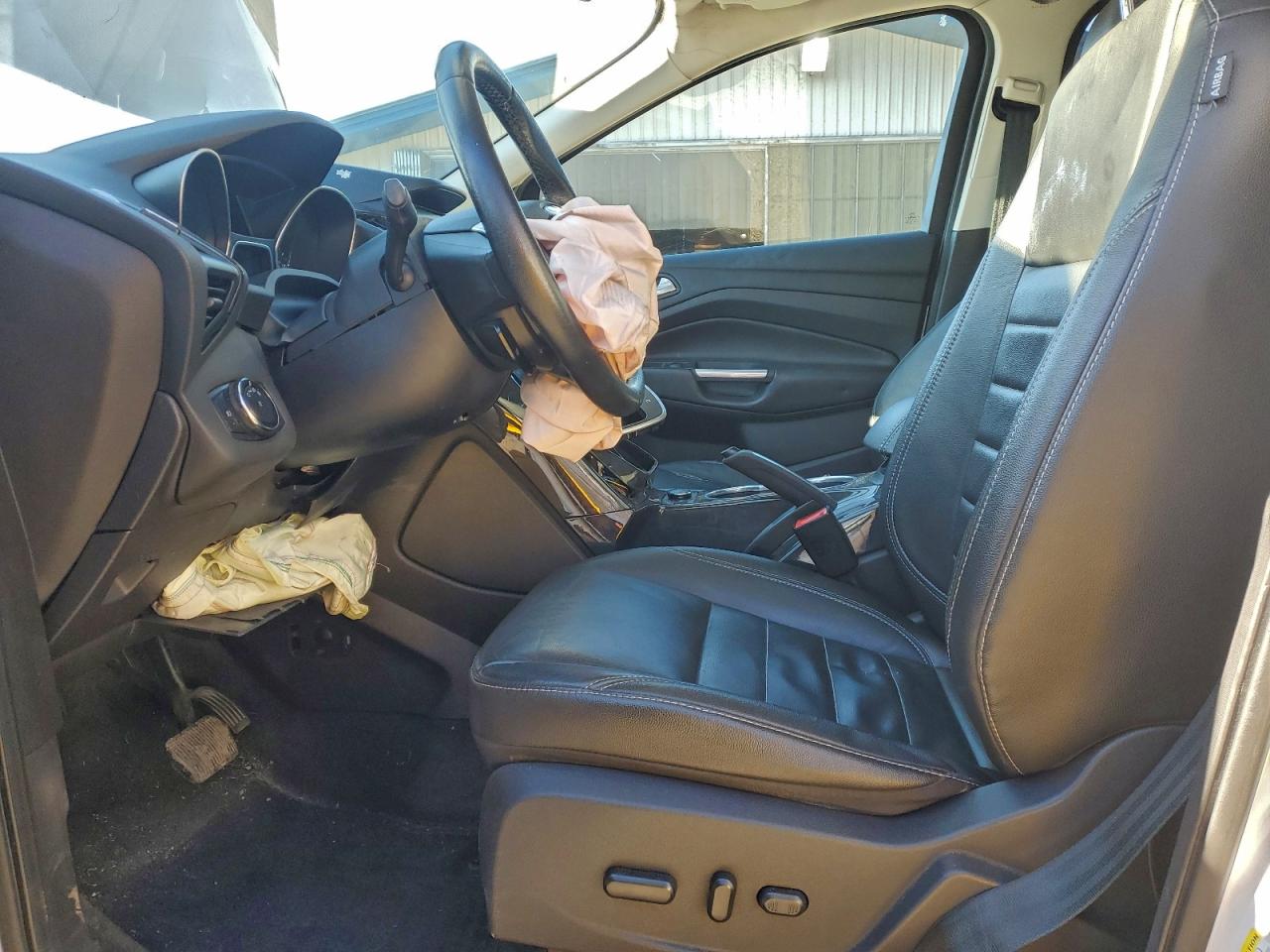 Ford Escape Titanium Image 12