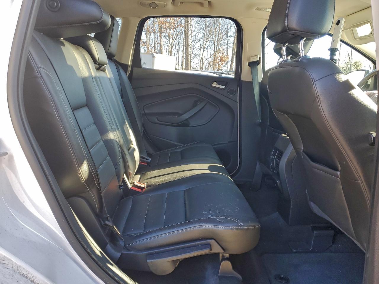 Ford Escape Titanium Image 10