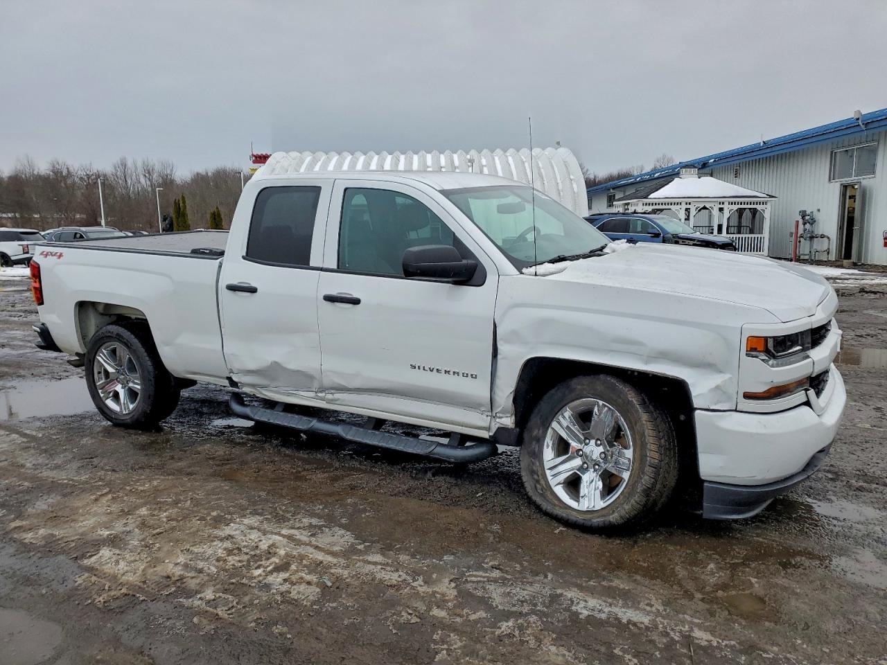 Chevrolet Silverado K1500 Custom Image 5
