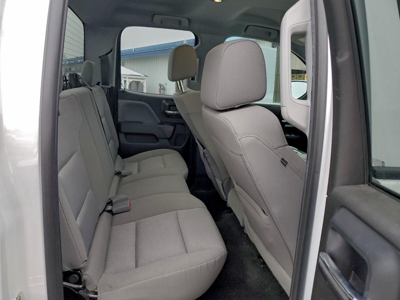 Chevrolet Silverado K1500 Custom Image 11