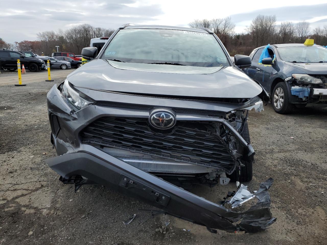 Toyota RAV4 Le Image 7