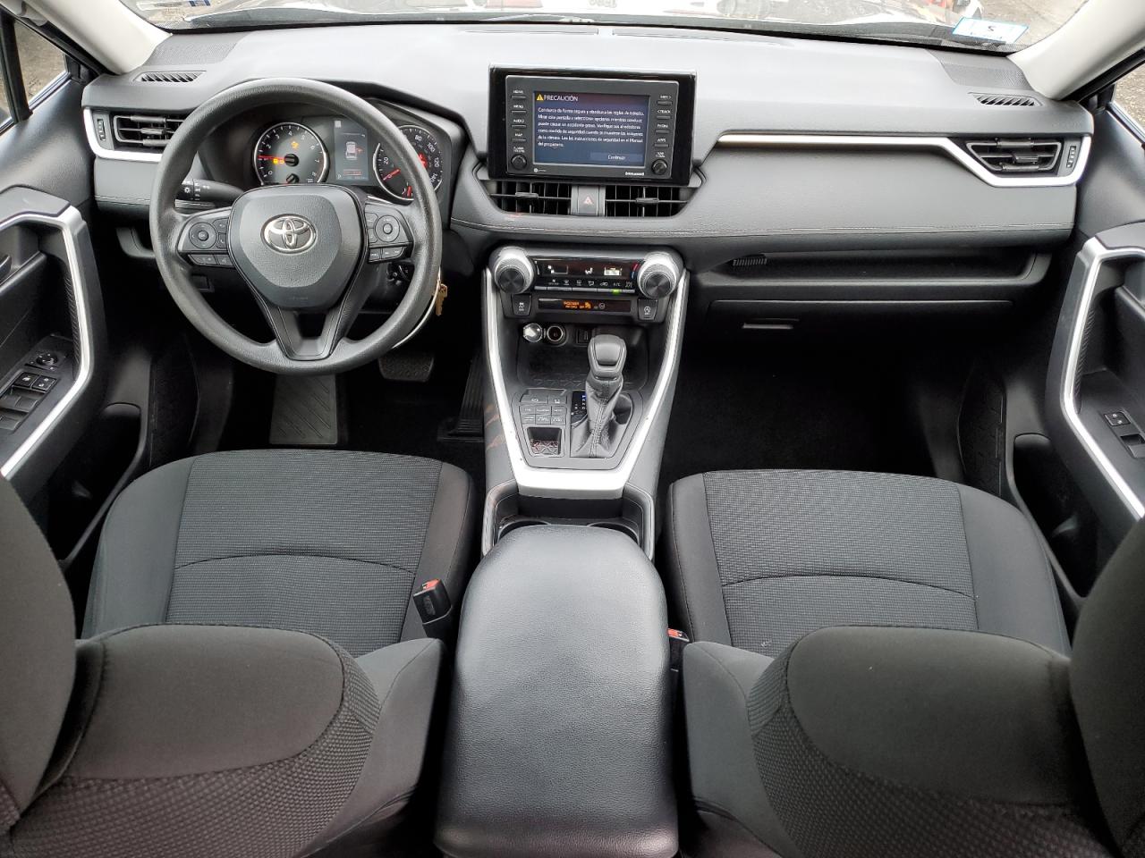 Toyota RAV4 Le Image 6