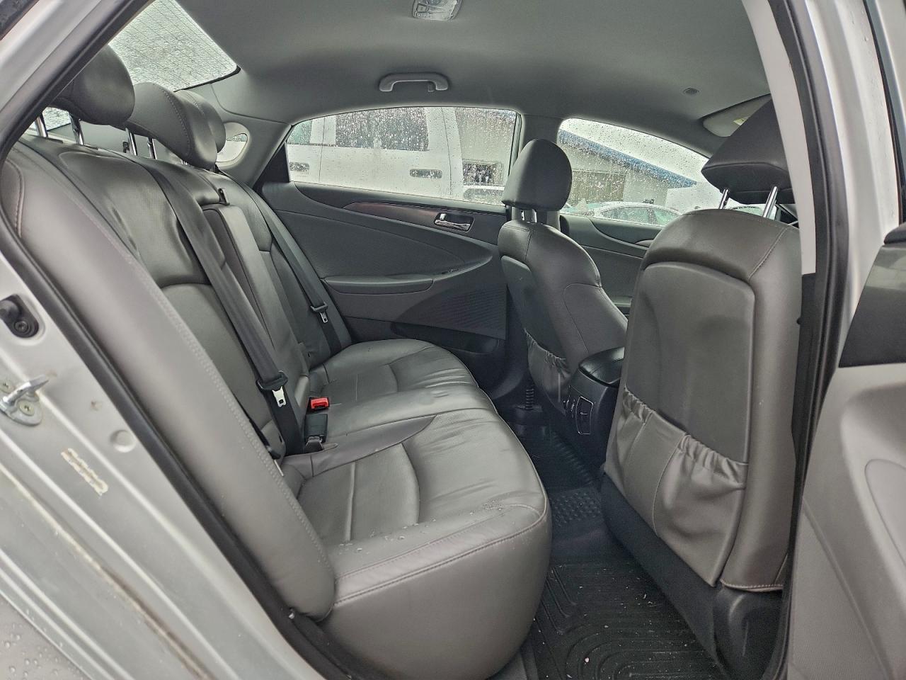 Hyundai SONATA Hybrid Image 12