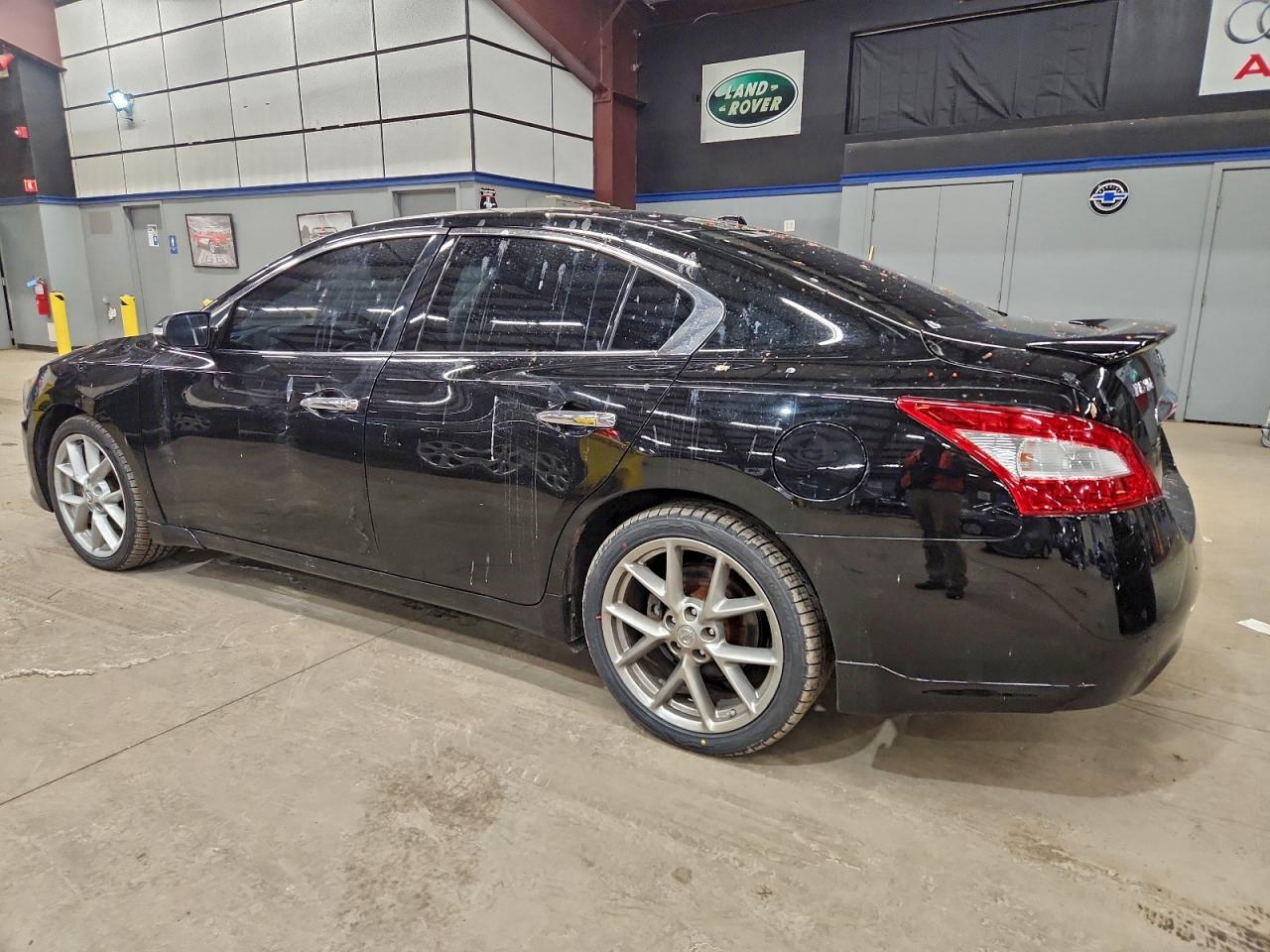 Nissan Maxima S Image 5