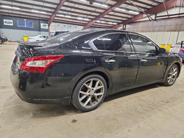 Nissan Maxima S Image 3