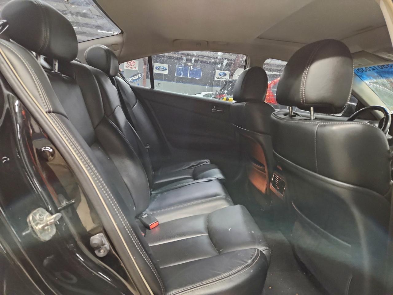 Nissan Maxima S Image 7