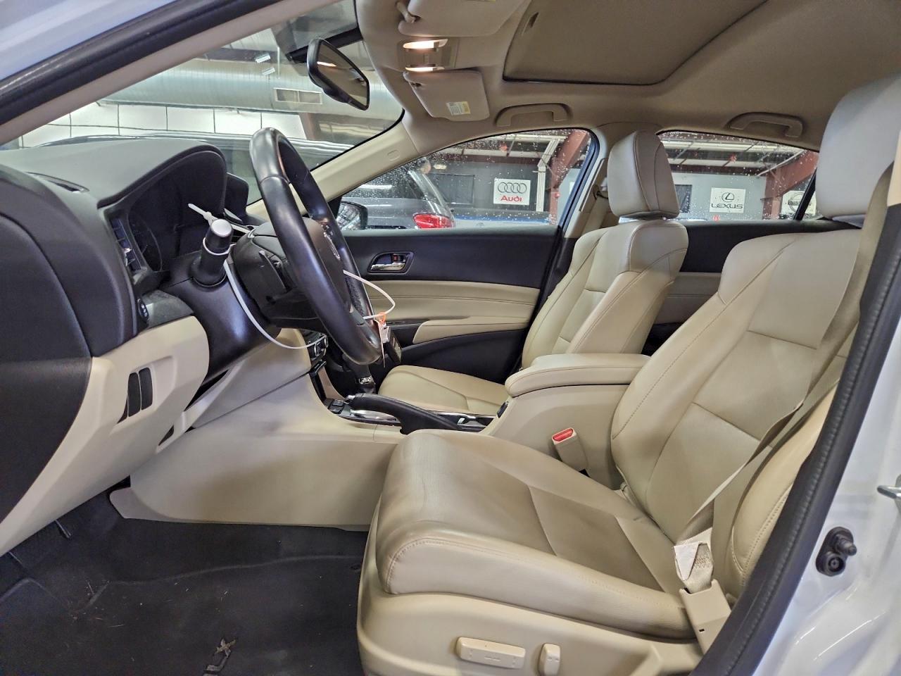 Acura ILX Premium Image 8