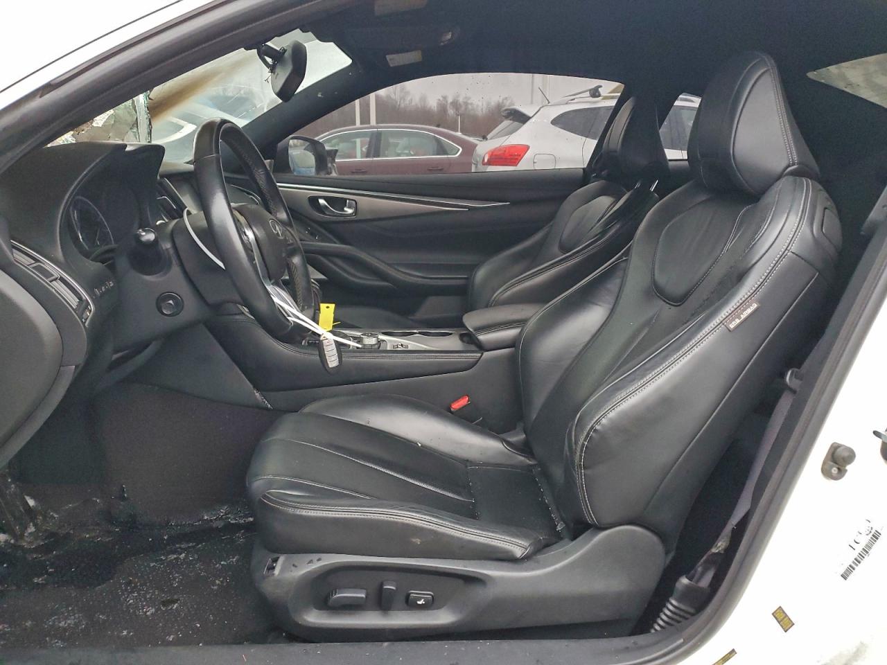 INFINITI Q60 Premium Image 4