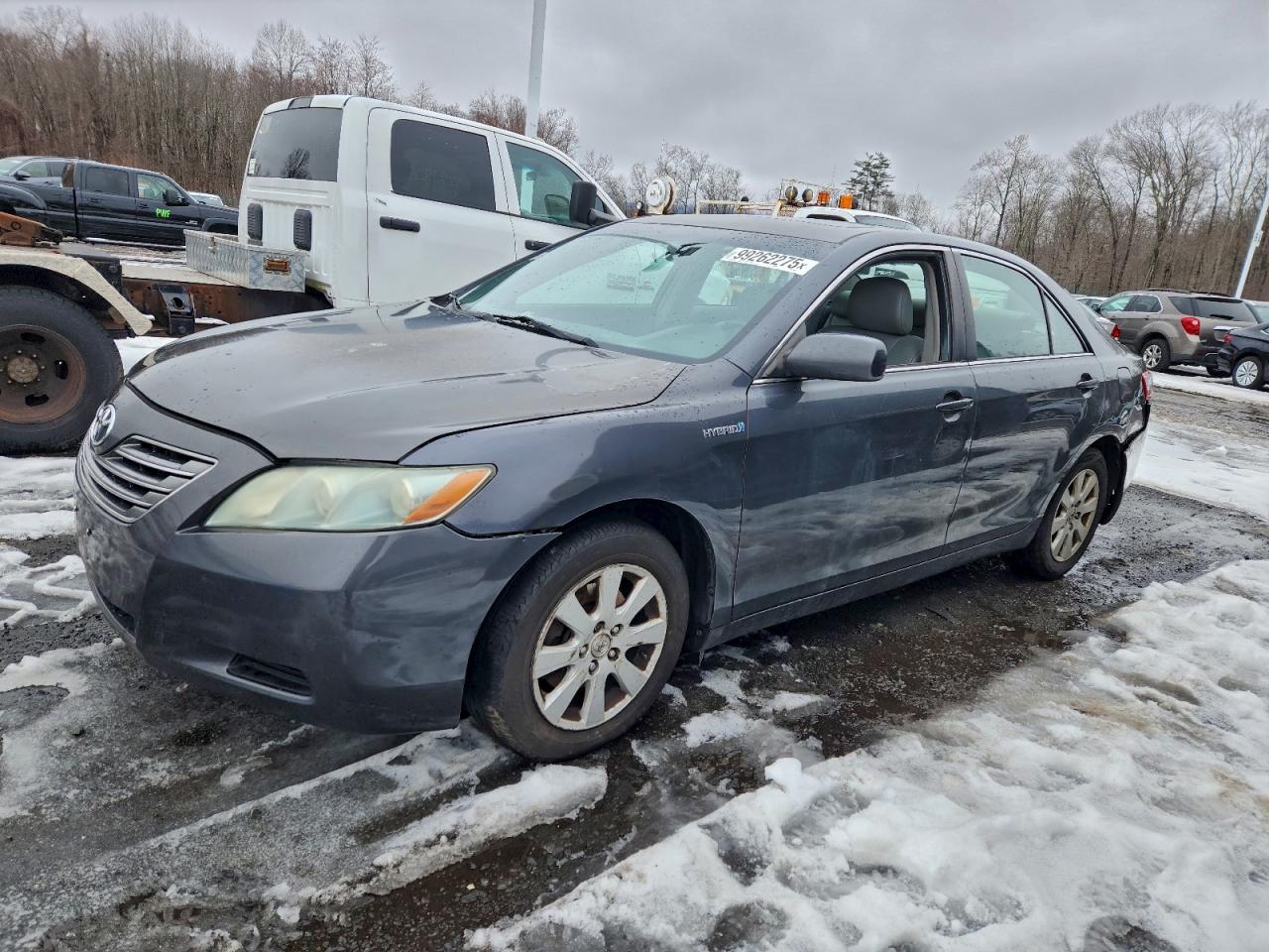 Toyota Camry Hybrid Image 1