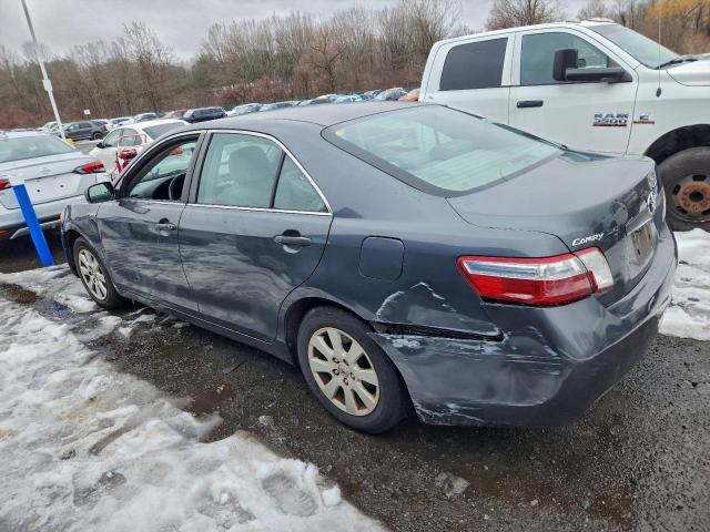 Toyota Camry Hybrid Image 3