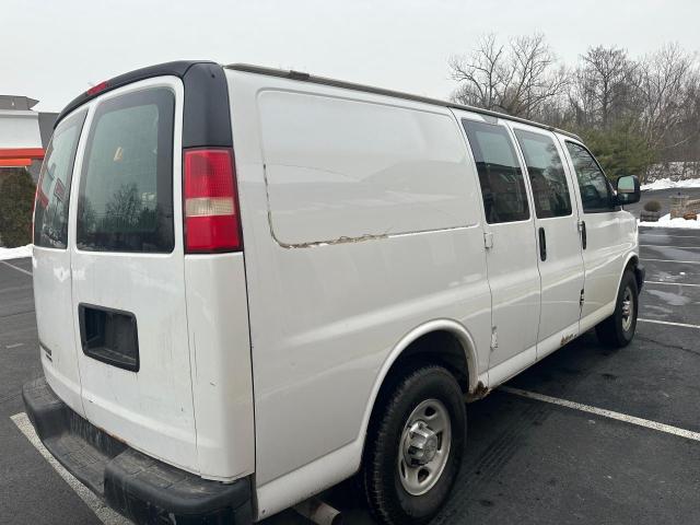 Chevrolet Express Image 2