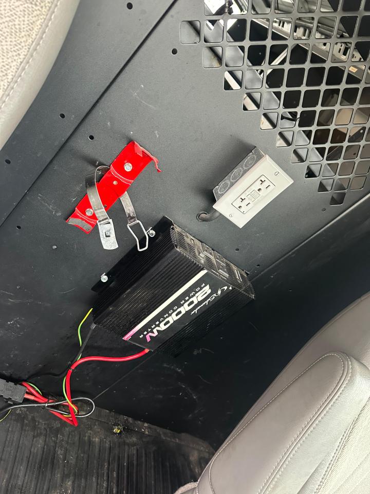 Chevrolet Express Image 8