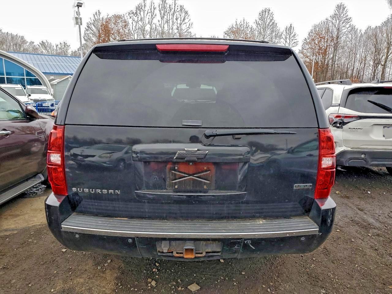 Chevrolet Suburban K1500 Ltz Image 12