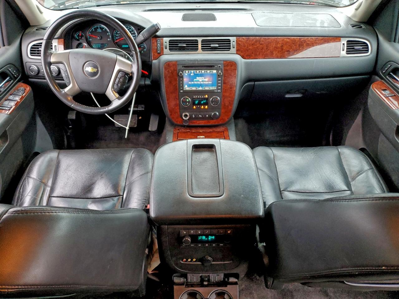 Chevrolet Suburban K1500 Ltz Image 7