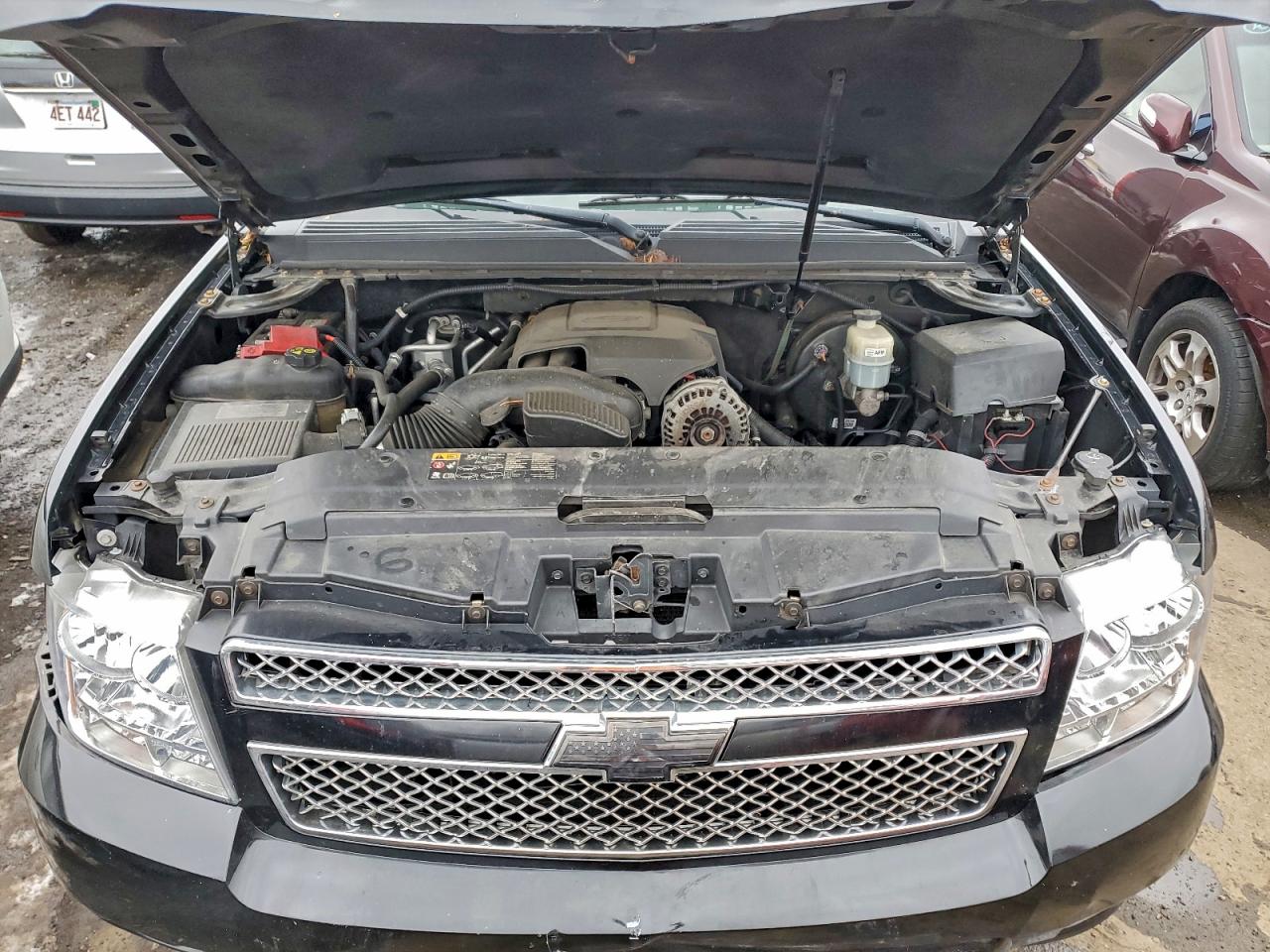 Chevrolet Suburban K1500 Ltz Image 11