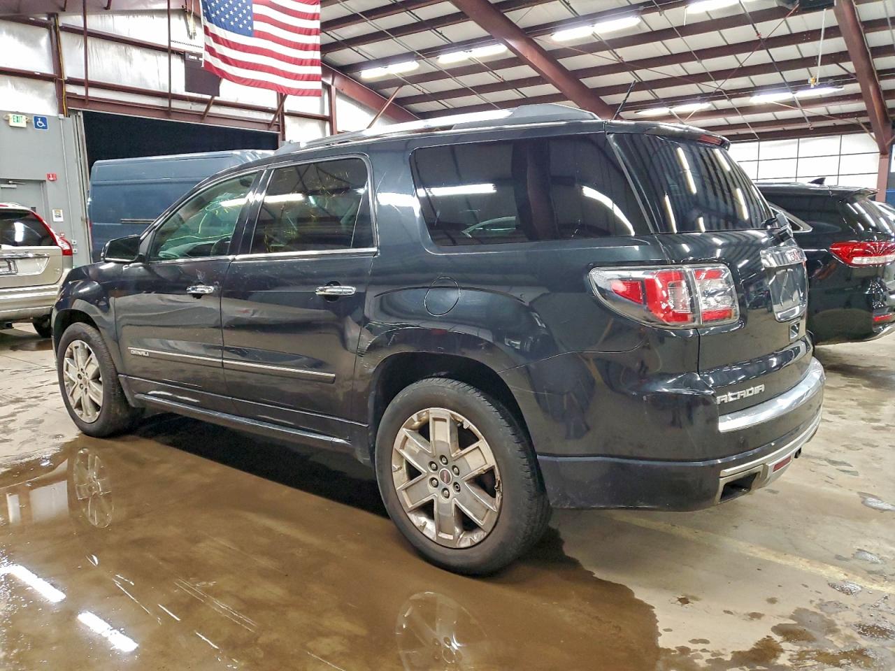 GMC Acadia Denali Image 8