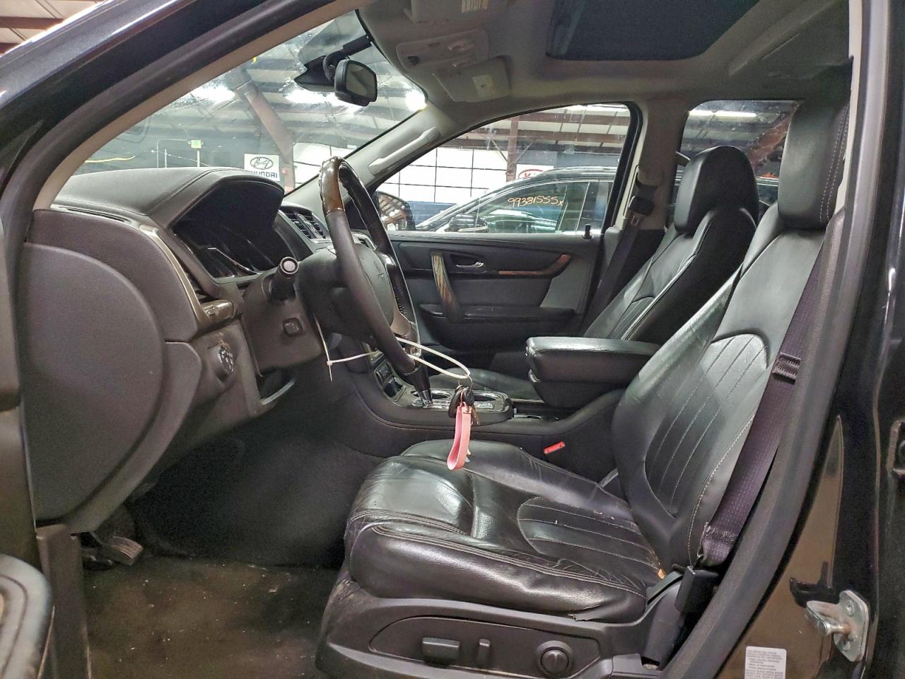 GMC Acadia Denali Image 12