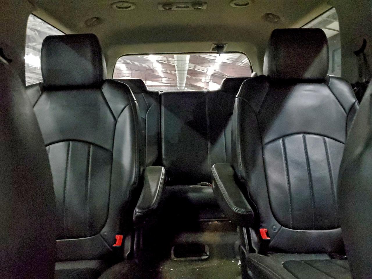 GMC Acadia Denali Image 9