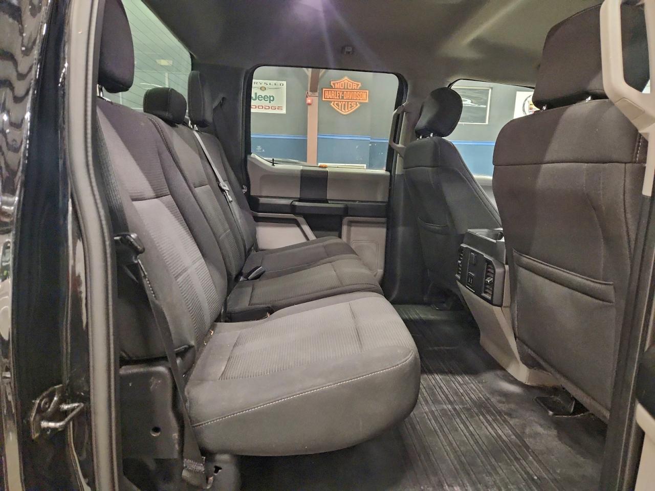 Ford F-150 Supercrew Image 11