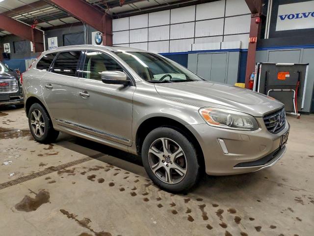 Volvo XC60 T6 Platinum Image 2