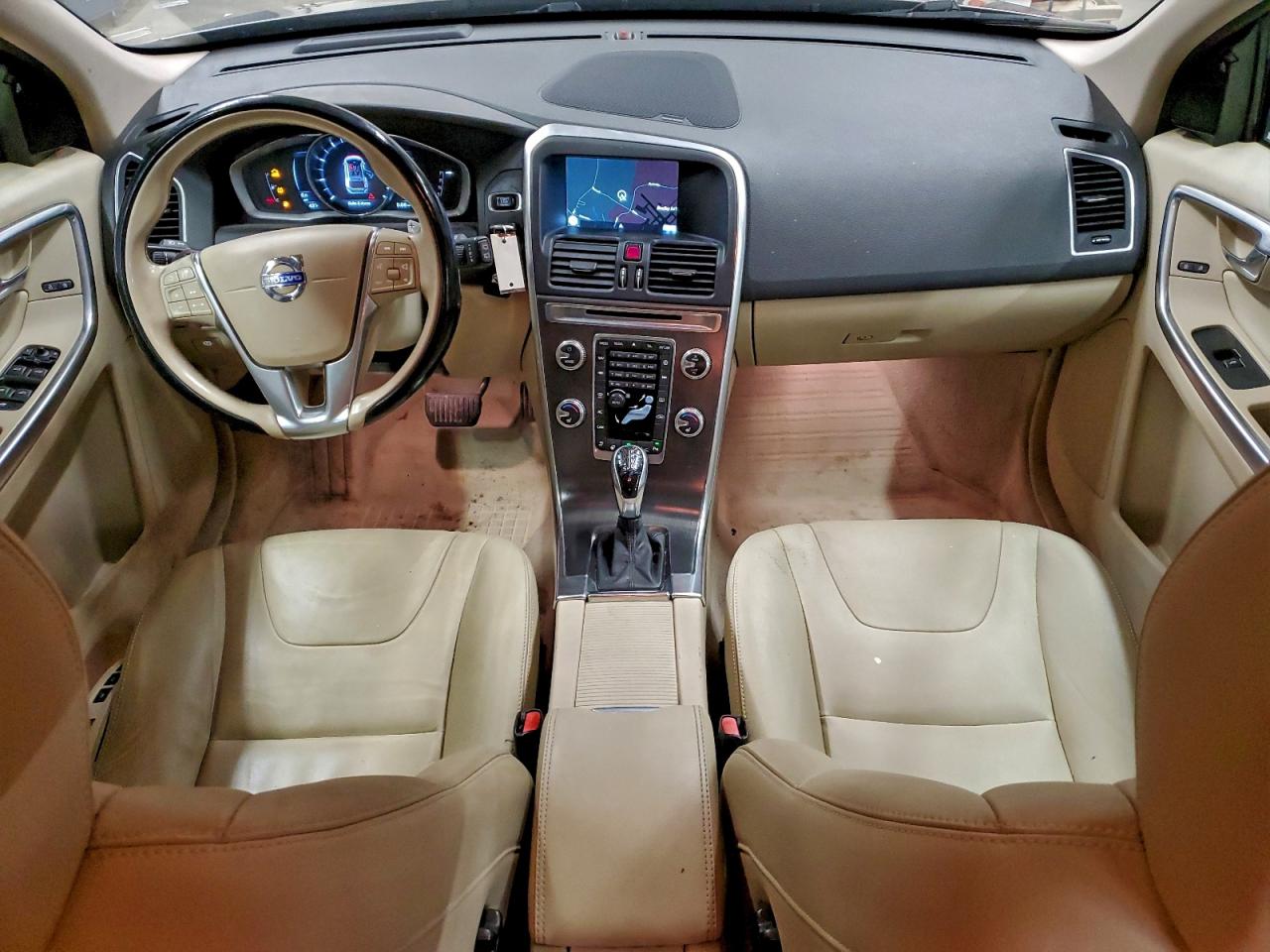 Volvo XC60 T6 Platinum Image 5