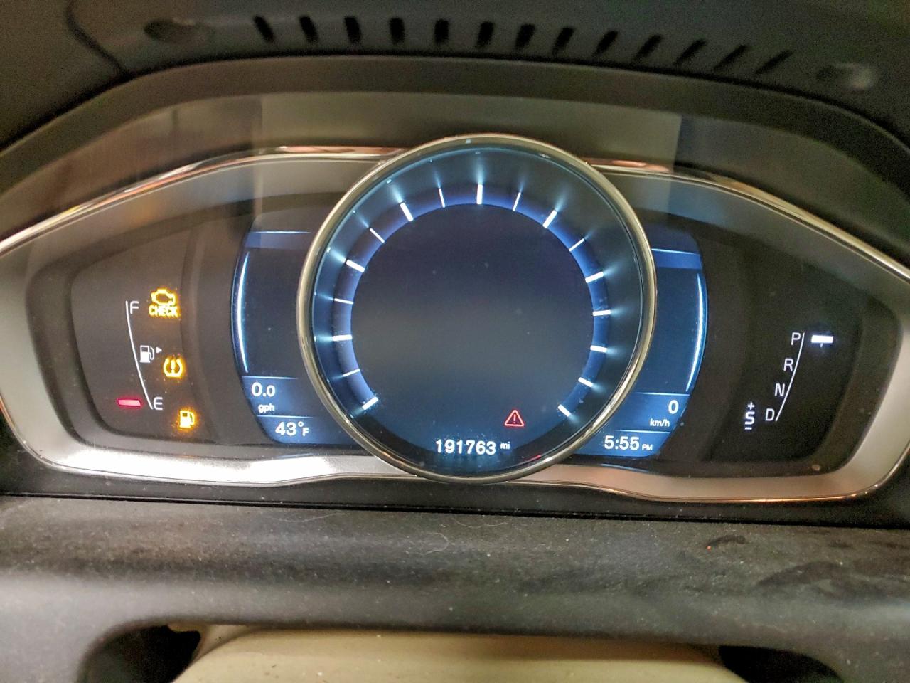 Volvo XC60 T6 Platinum Image 7