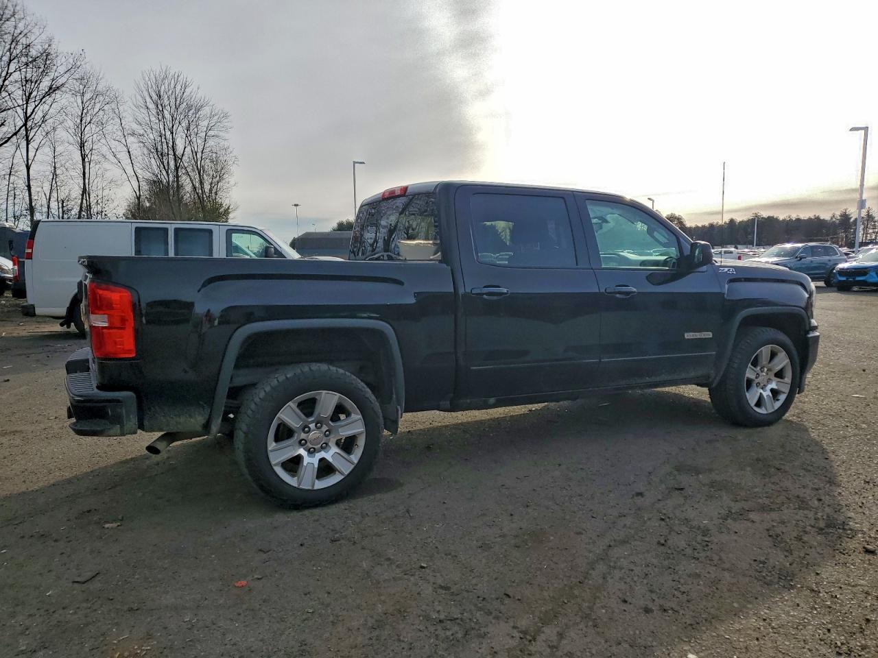 GMC Sierra K1500 Sle Image 2