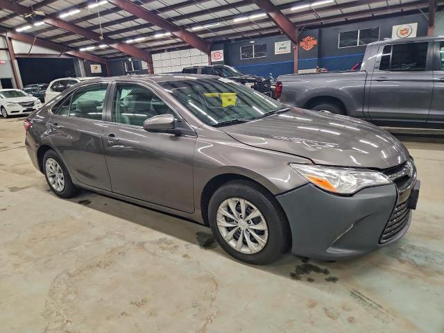 Toyota Camry Le Image 7