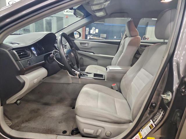 Toyota Camry Le Image 9