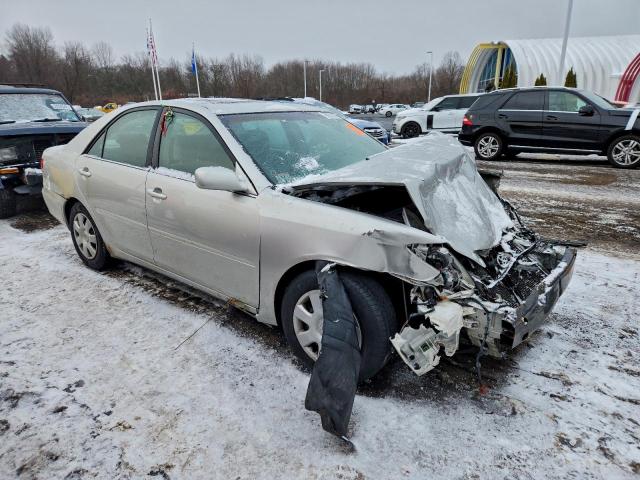 Toyota Camry Le Image 2