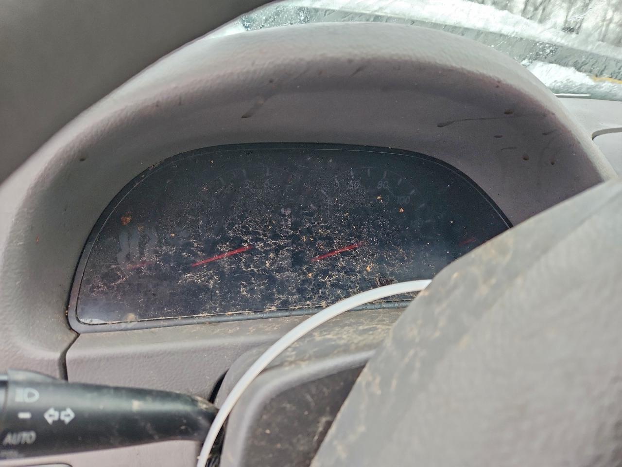 Toyota Camry Le Image 12