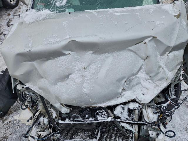 Toyota Camry Le Image 6