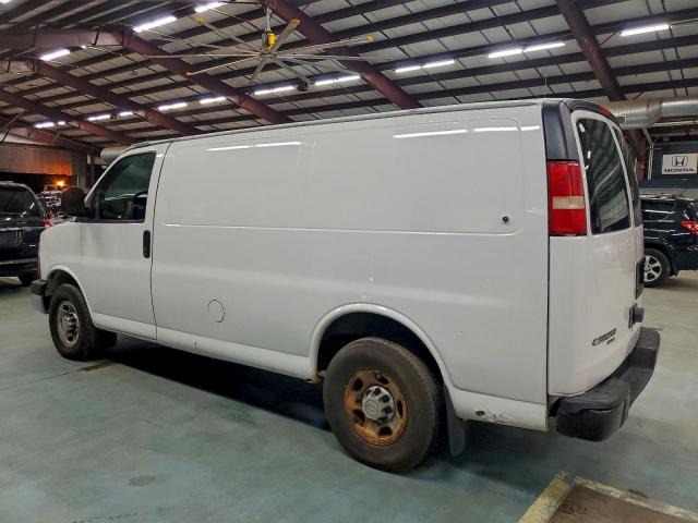 Chevrolet Express Image 6