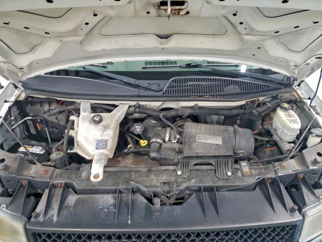 Chevrolet Express Image 2