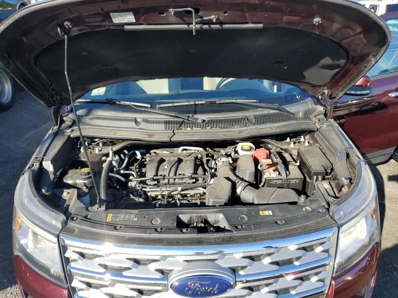 Ford Explorer Limited Image 8