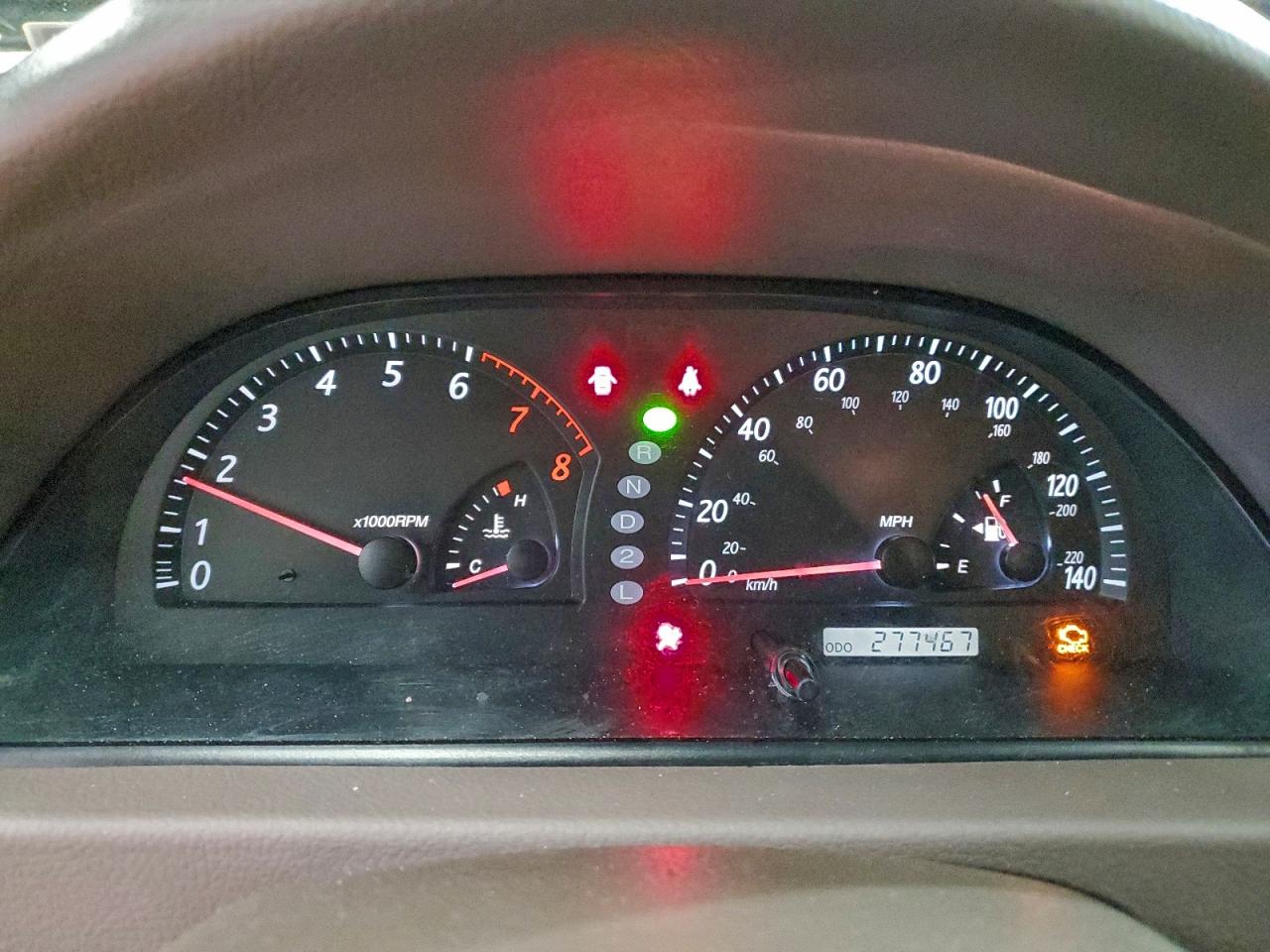 Toyota Camry Le Image 12