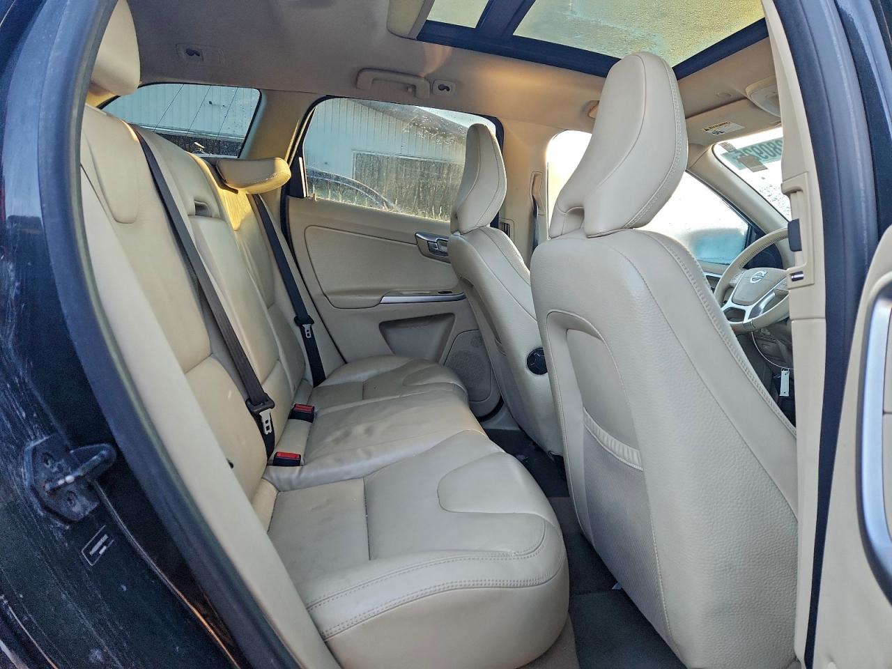 Volvo XC60 T6 Image 5