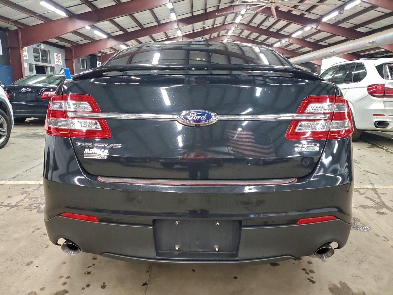 Ford Taurus Sho Image 5