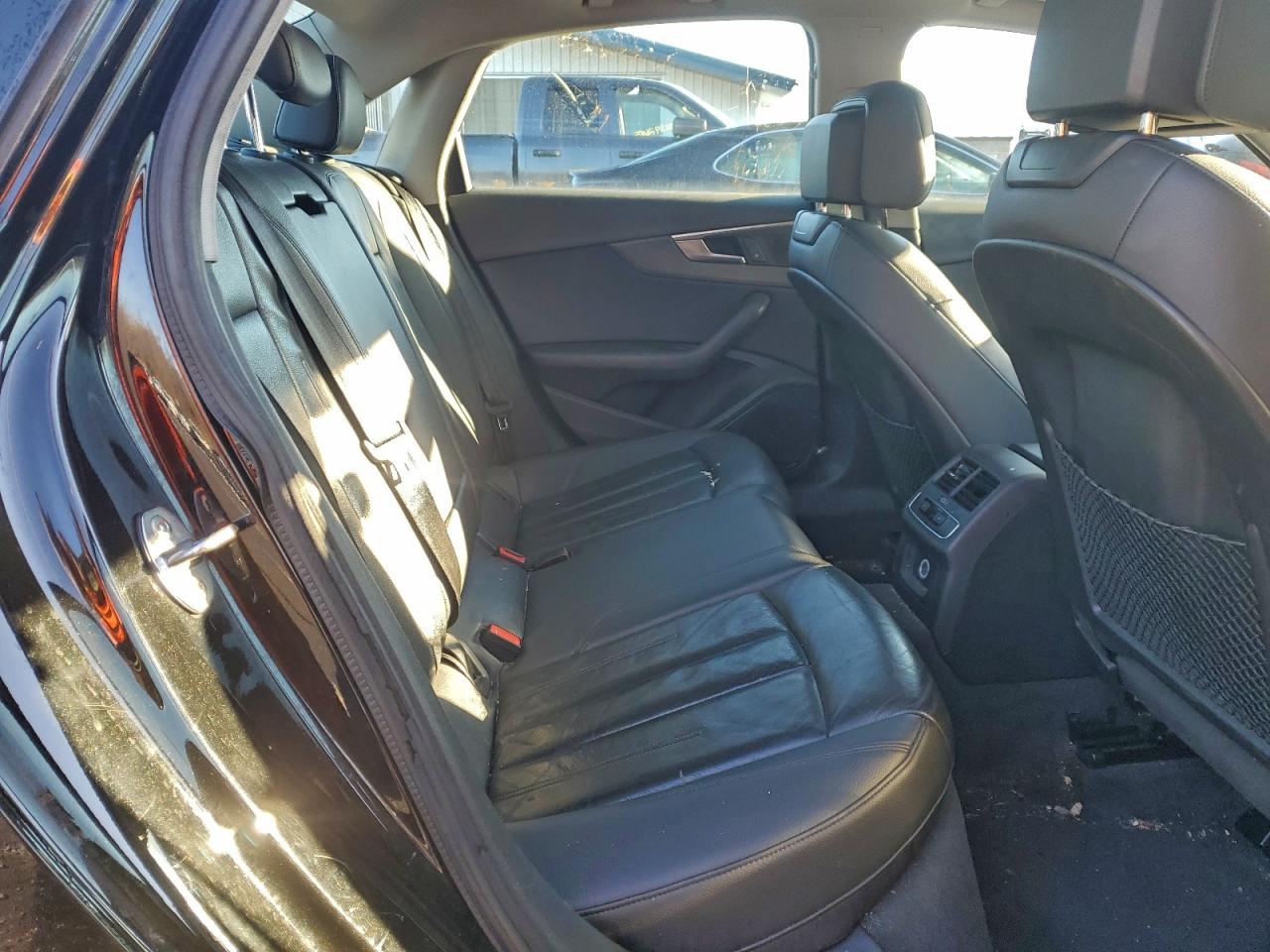 Audi A4 Premium Image 3